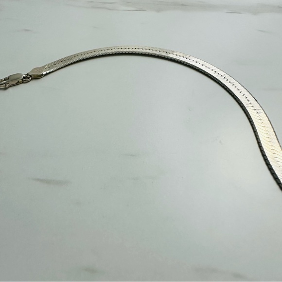 Vintage Italian Sterling Silver Herringbone Bracelet – 12.91g, Made in Italy - Picture 3 of 8